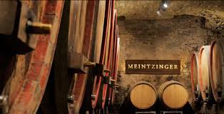 Weinkeller Weingut Meintzinger Frickenhausen mit Holzfässern