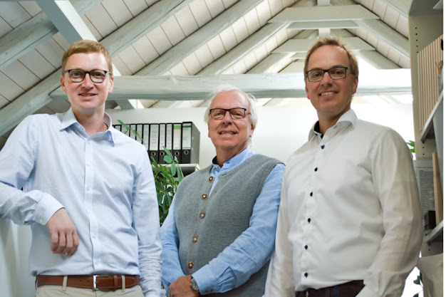 Team Haas & Haas – drei Herren im modernen Büro